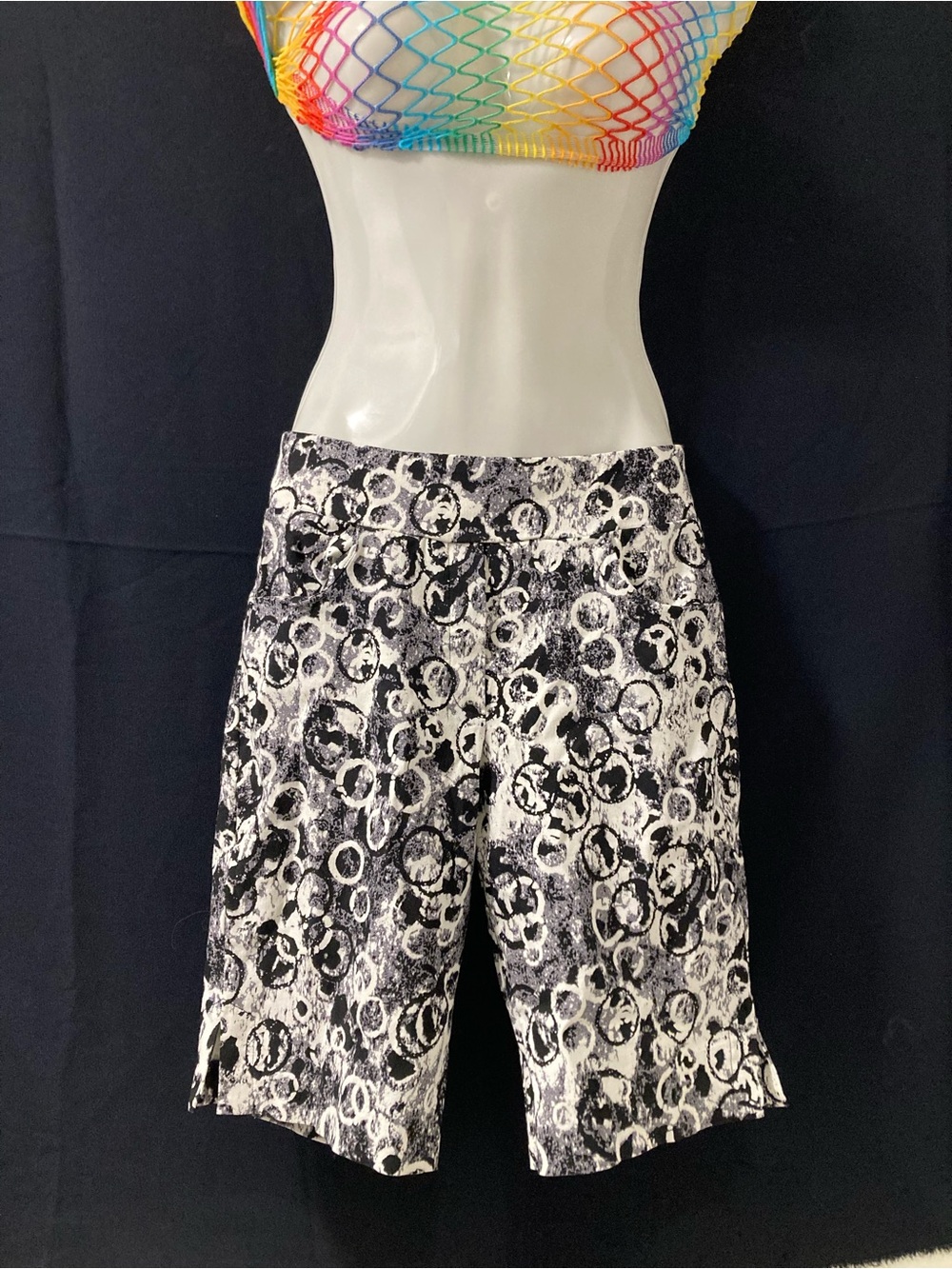 Carré Noire Black & White Abstract Print Jean Shorts for Women XS Size